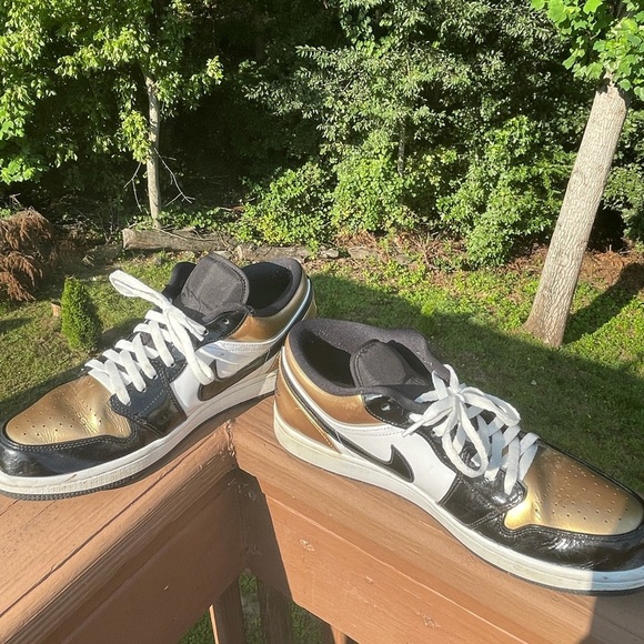 Men’s Air Jordan 1 Low Gold Toe CQ9447 main image 5